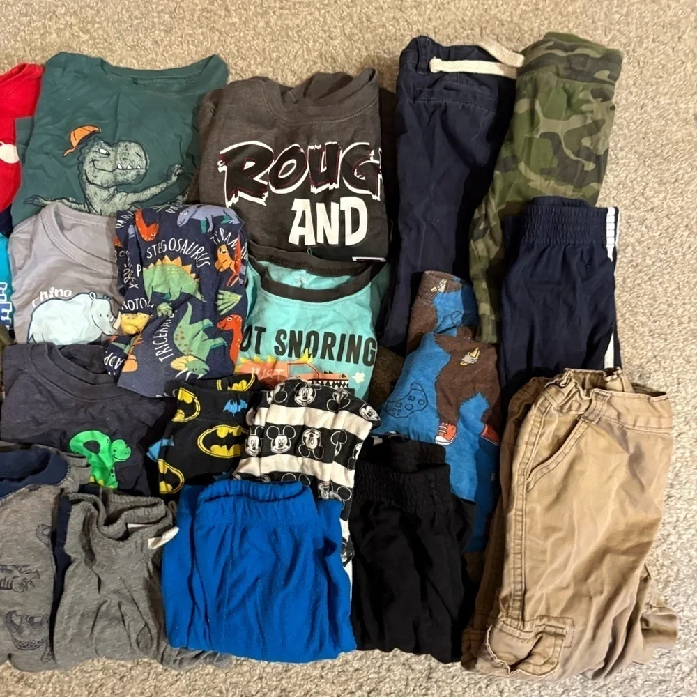 Kids Sz 5 Clothing Bundle Lot Pants Pajamas T-shirt Sweatshirt Santa Paw Patrol - Picture 4 of 12